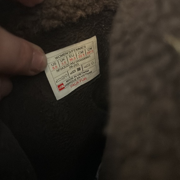 North face fleece lined boots - Picture 11 of 13